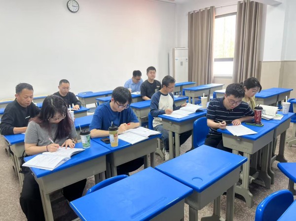 章超公开课照片 (2).jpg