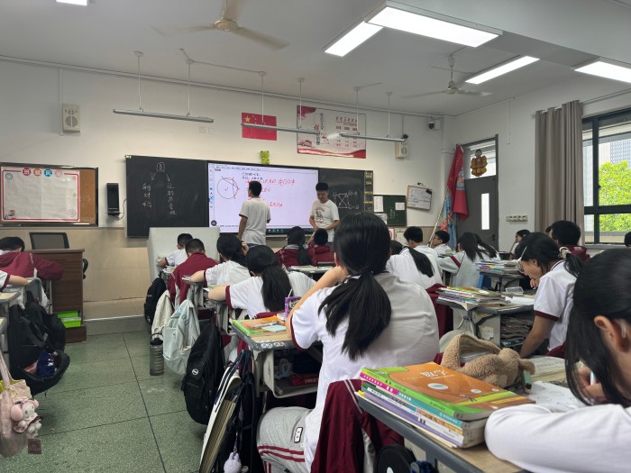 张灵郎公开课照片 (1).jpg